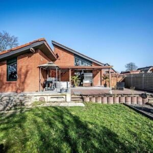 Charmantes freistehendes Einfamilienhaus nahe Elbstrand mit Doppelgarage - provisionsfrei