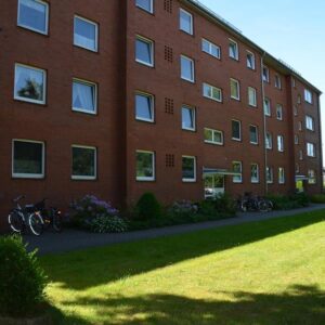 Sehr schöne, gut geschnittene und ruhige 2-Zimmer-Wohnung mit Balkon in St. Jürgen