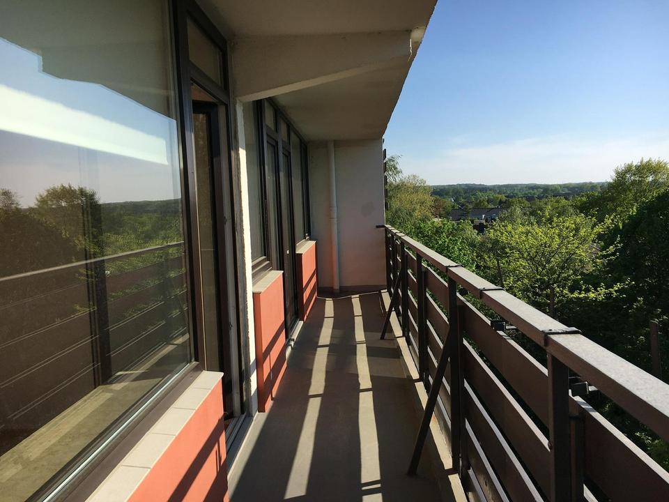 Attraktive, helle 2-Zimmer-Wohnung mit sonnigem West-Balkon und Fernblick – Bild 6