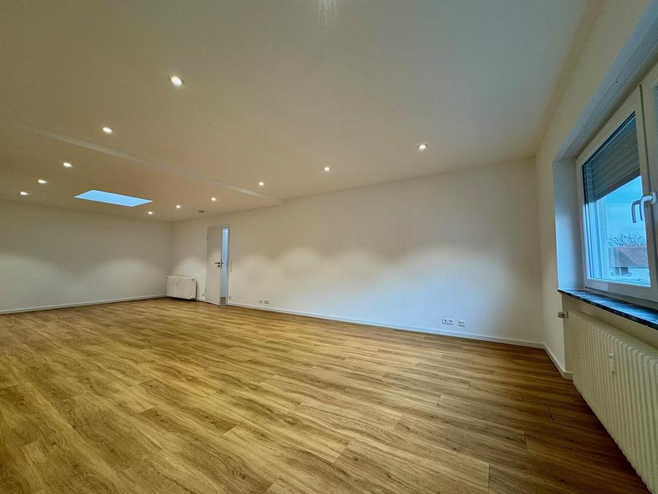 Sehr schöne, vollständig renovierte 3-Zimmer-Wohnung in ruhiger Innenhoflage von Durmersheim – Bild 2