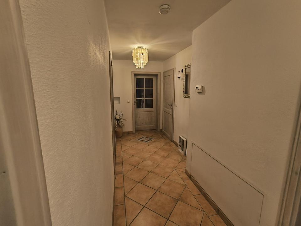 Zweifamilienhaus Gartenwohnung mit Einliegerwohnung, Terrasse & Garage in ruhiger Traumlage – Bild 24