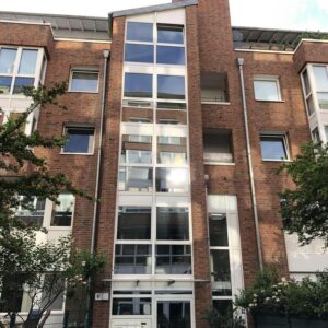 Top gelegenes, möbliertes Apartment mit West-Balkon und Stellplatz, Mietbeginn flexibel