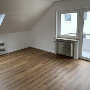 Attraktive 3-Zimmer-Whg mit Balkon / Erstbezug nach Renovierung