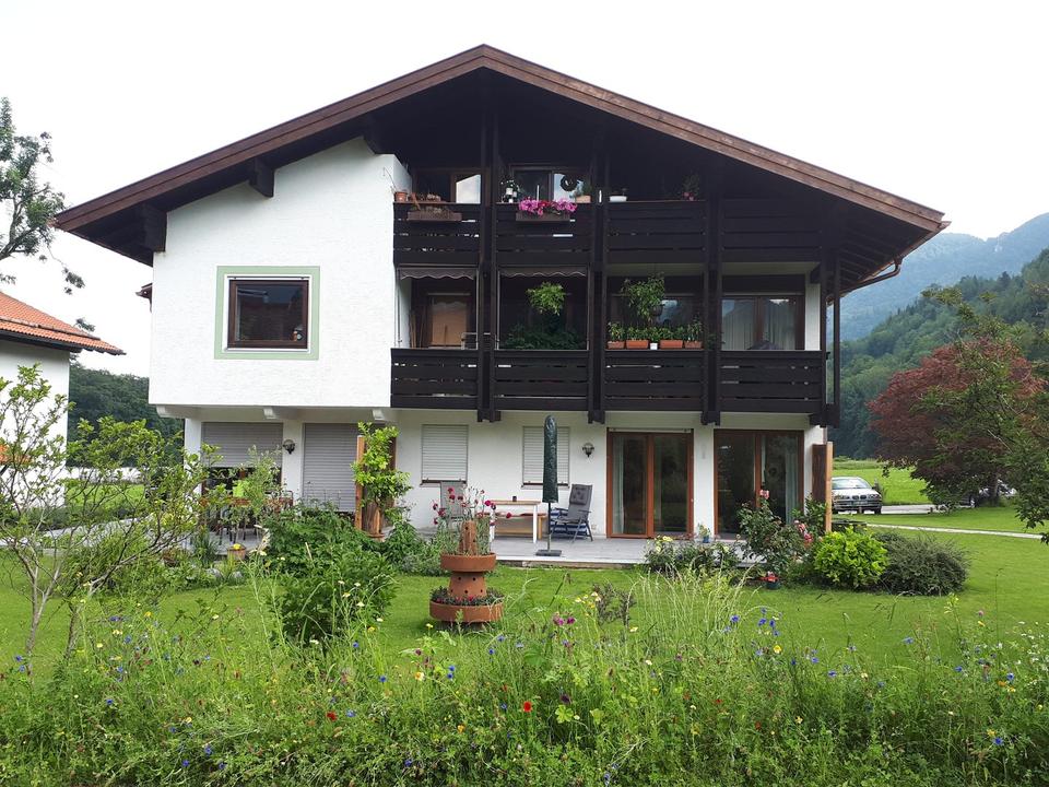 Wohnen wo andere Urlaub machen, renovierte 2 Zimmer EG Wohnung