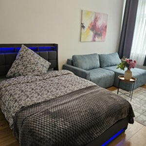 WG-Zimmer möbliert & frisch saniert – 8 Min. zur HTW Uni / Furnished room in a shared apartment