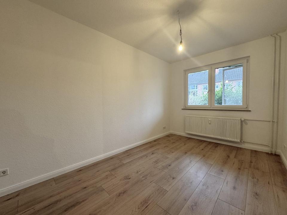 Sofort einziehen! Modernisierte 3-Zimmerwohnung mit Terrasse – Bild 9