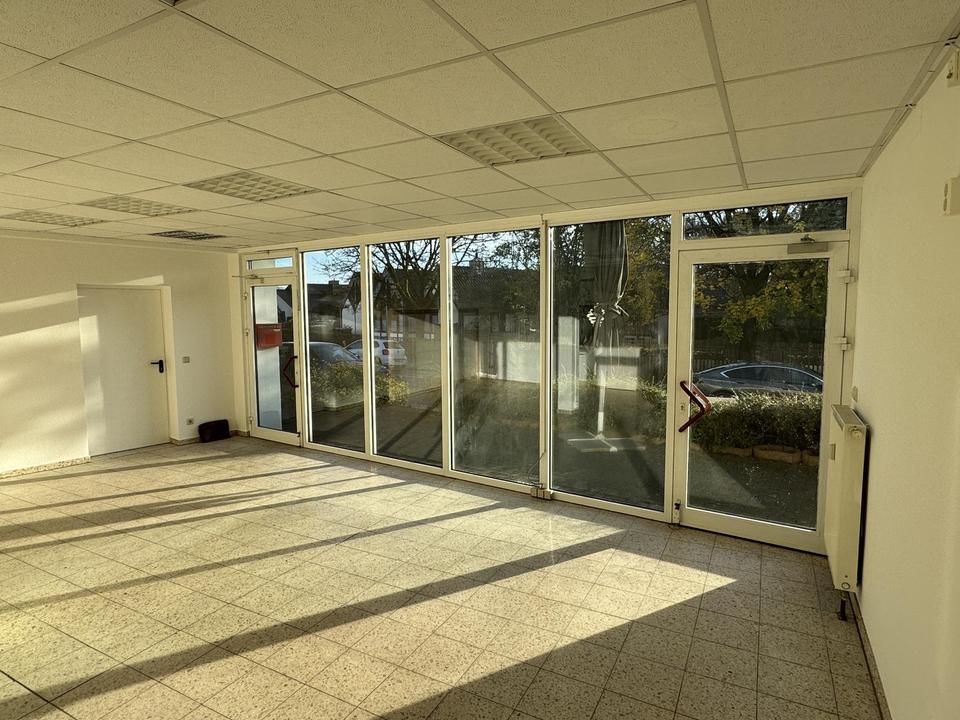 Ladenlokal in stark frequentierter Lage – Ausstellung-/Verkauf /Praxis oder Büro – Bild 3