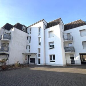 Was will man mehr: Hochwertig renovierte 3-Zi-DG-WHG, 2 Balkone, PROVISIONSFREI, zentral und ruhig