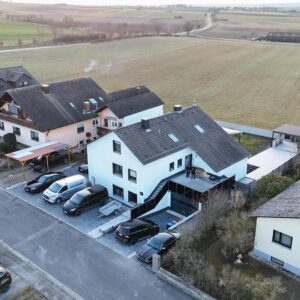 Traumhaus 330qm Wfl., 1000qm Grund, Pool, Outdoor Küche, 3 Bäder, 2 Wohnungen 5% Rendite