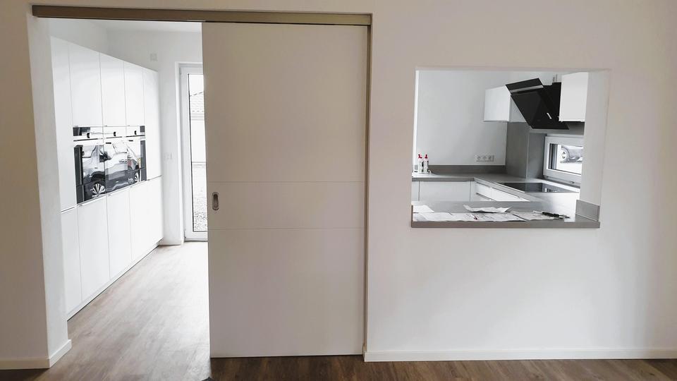 Terassenwohnung mit Kamin, Küche, 2 Stellpl, Gebäudeservice inkl. – Bild 4