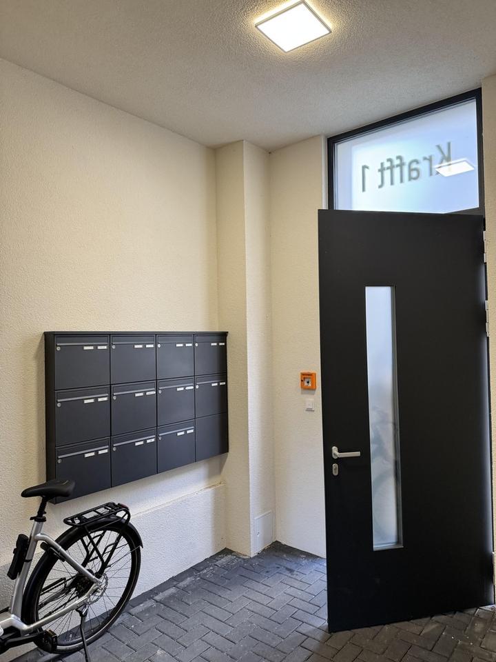 Wunderschöne 3-Zimmer-Wohnung mit Balkon und Küche – Bild 11