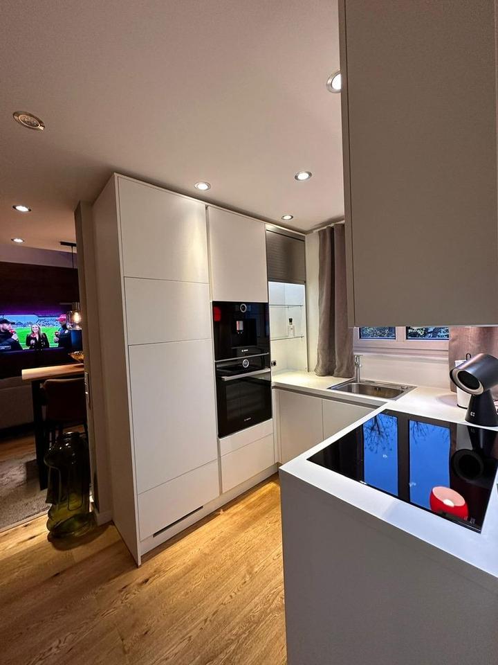 Aussergewönlich Wohnen 2-R- Galerie möbliert mit Dachterrasse Traumküche Lift u.TG ! – Bild 7