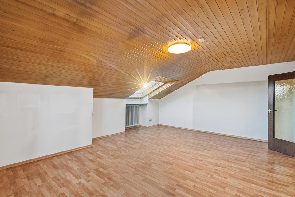 Sofort einziehen! Helle, lichtdurchflutete 3-4 Zimmer Wohnung in top Lage in Neutraubling – Bild 2