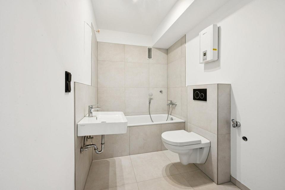 Sofort bezugsfrei! 2-Zimmerwohnung mit Balkon und Garagenstellplatz – Bild 2