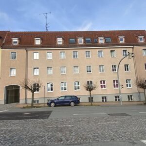 Schöne 2-Zimmer-Wohnung mit Einbauküche und Stellplatz!