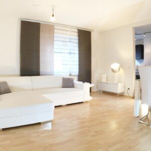 *** Attraktive 2 Zi Whg im EG - EBK - Ideal für Geschäftsleute / Singles ! ***