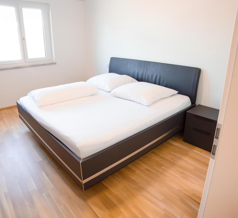 *wunderschönes Wohnambiente, 4 Zi, ca. 108 m², inkl. EBK, lux. Möblierung u. Balkon, zentrumsnah* – Bild 7