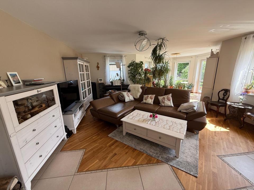 Wundervolles Niedrigenergie-EFH mit ELW/Praxis/Büro in bester Wohnlage! – Bild 3