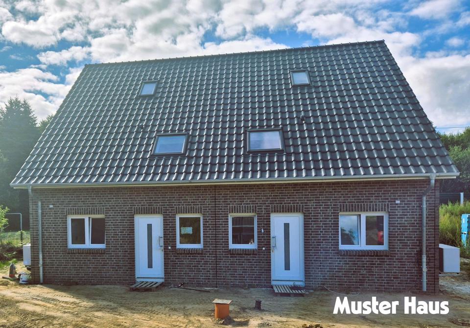 NEUBAU! Moderne Doppelhaushälfte in schöner ruhigen Lage!