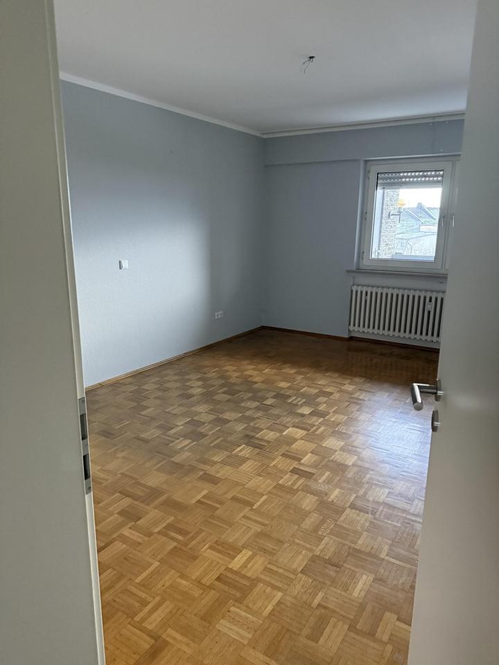 96,5 qm, 3,5 Zi., 2.OG, neues Bad ,mit Balkon – Bild 3