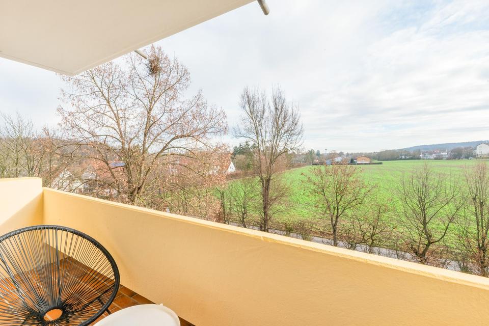 Bezugsfreie 3-Zimmer-Wohnung mit Balkon, Aufzug & Stellplatz – ruhiger Blick ins Grüne – Bild 10