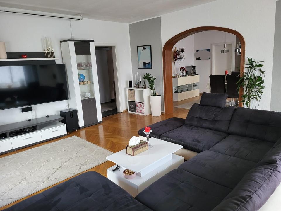 Großzügige 4,5 Zimmer Oase in Heilbronn Ost mit traumhafter, großer Terrasse und 2 Balkonen
