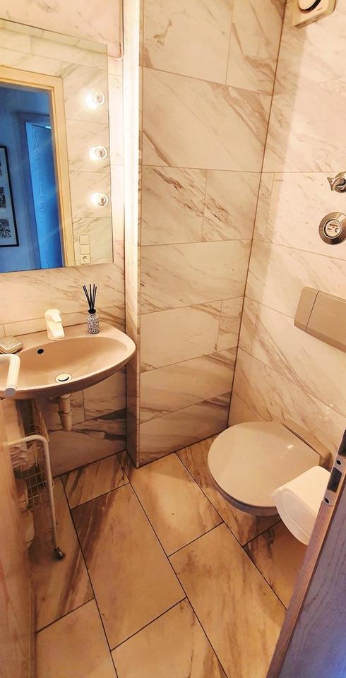 Kapitalanlage: Hochwertige 3,5-Zimmer-DG-Galeriewohnung mit 2 Balkonen, 2 Bädern, TG – Bild 10