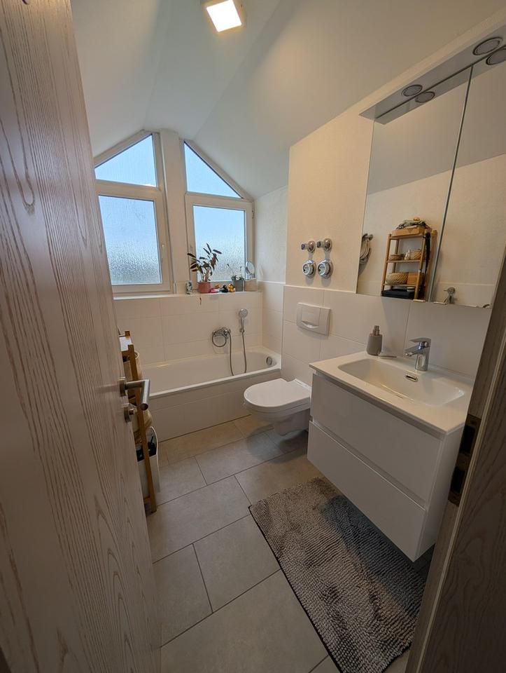 Attraktive 3,5 Zimmer Galeriewohnung mit Südbalkon & 2 Stellplätzen – Bild 8