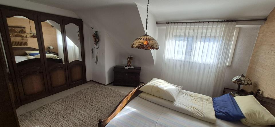 Sehr gepflegtes Ein-/ Zweifamilienhaus in Lomersheim, Garten, Balkon, Garage, – Bild 25