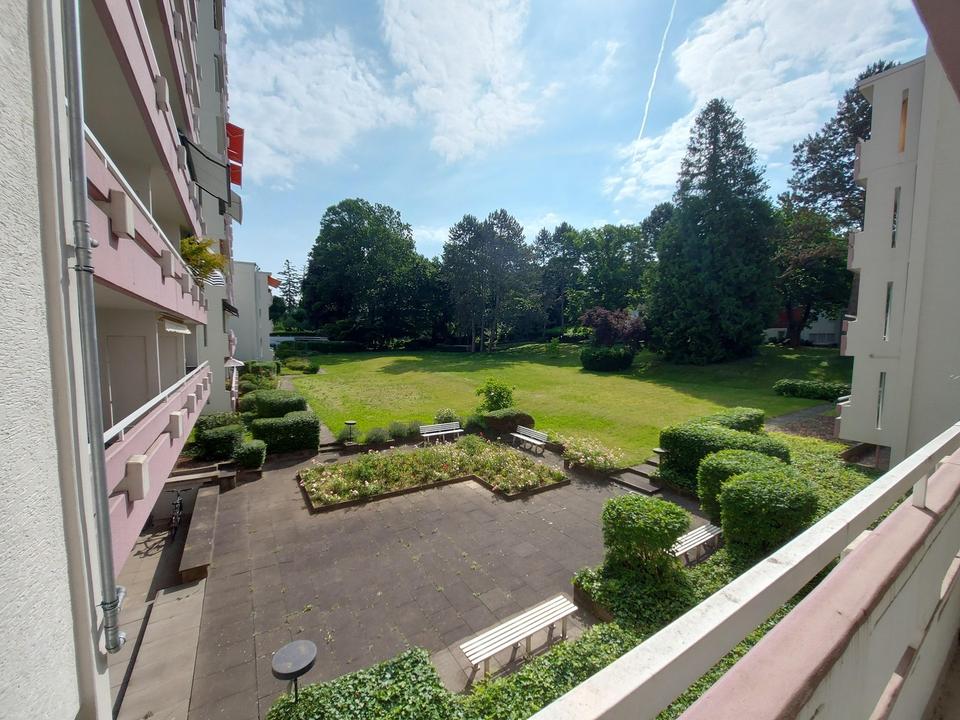 Schöne helle 3 Zimmerwohnung mit Essecke Zentral im Grünen von Wiesbaden, 2 Balkone – Bild 13