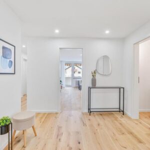 3 Zimmer mit Balkon hochwertig renoviert