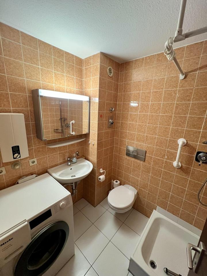 Stilvolle 1-Zimmer-Wohnung mit Balkon, Aufzug & Stellplatz – Bild 5