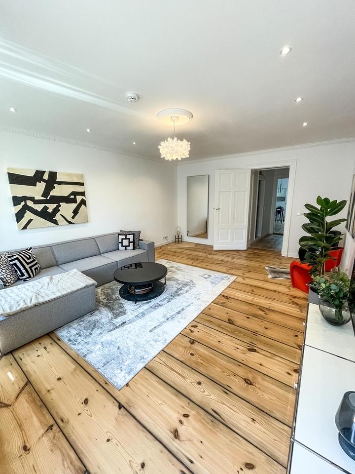 Top Sanierte 77qm Altbauwohnung in Berlin Mitte mit sonnigen Balkon – Bild 2