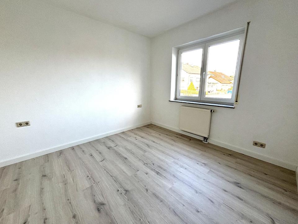 Schöne helle 2 ZKB Wohnung mit Balkon in ruhiger Lage in Hünfelden-Dauborn – Bild 3