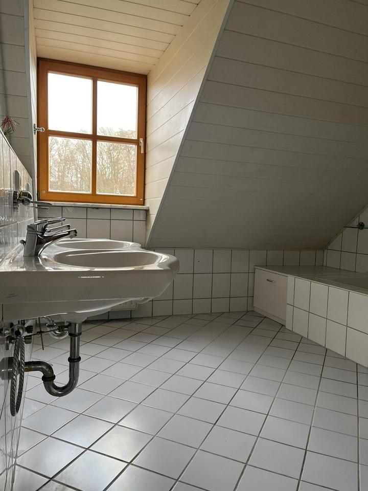 ATTRAKTIVE DOPPELHAUSHÄLFTE IN STEGAURACH MIT GROSSZÜGIGEM GARTEN UND GARAGE – Bild 22