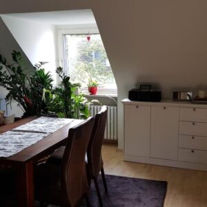 Ab 1.3.2026: gepflegte, lichtdurchflutete Wohnung mit toller Einbauküche und Badmöbeln