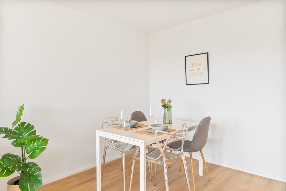 Bezugsfreie 3-Zimmer-Wohnung mit Balkon, Aufzug & Stellplatz – ruhiger Blick ins Grüne – Bild 8