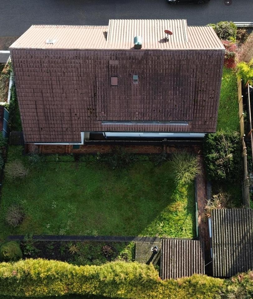 Sehr gepflegtes Ein-/ Zweifamilienhaus in Lomersheim, Garten, Balkon, Garage, – Bild 6