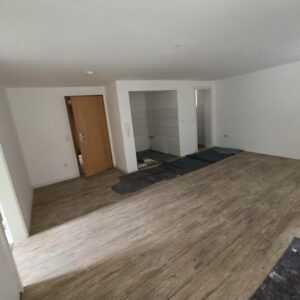 sanierte Terrassenwohwohnung 2 Zimmer BAD+KÜCHE NEU, KLIMAANLAGE