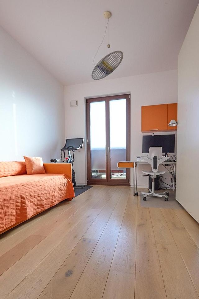 Skyline-Logenplatz & Lichtflut über dem Ostend: Design-Penthouse mit 3m Deckenhöhe – Bild 9