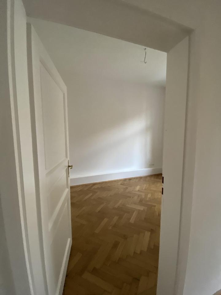 3-Zimmer-Altbauwohnung mit Wohnküche, Balkon & Aufzug Herzogstraße 85, 2. Obergeschoss, München – Bild 15