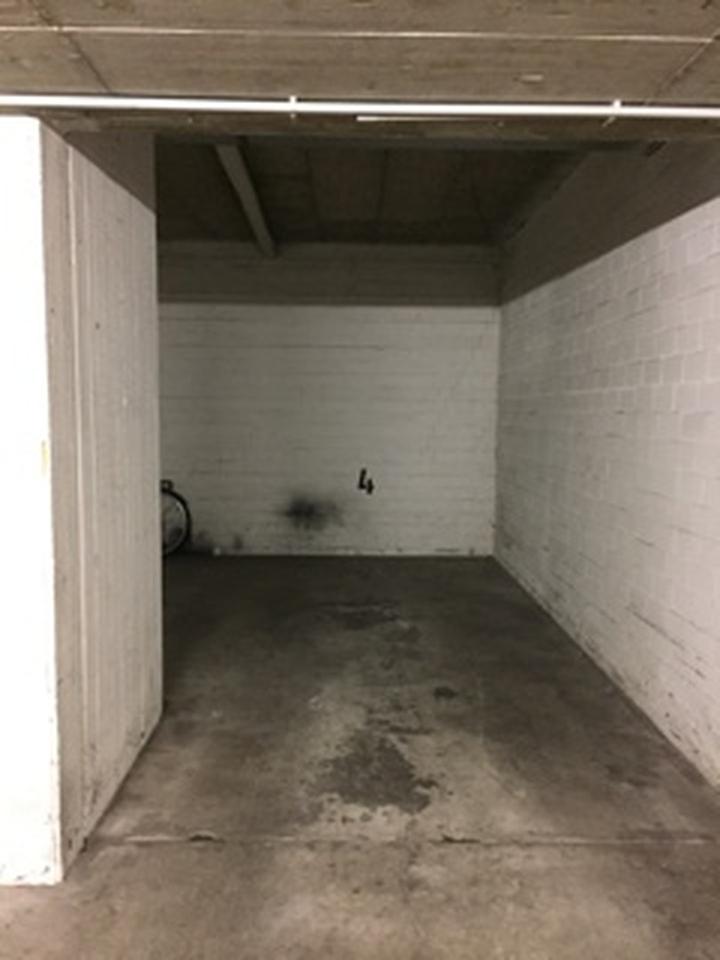 Schöne helle 1-Raumwohnung ruhig gelegen mit Kleiner Küche und Teilmöbiliert – Bild 12