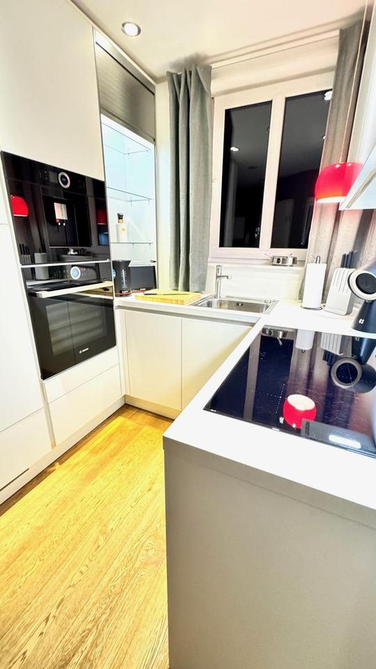 Aussergewönlich Wohnen 2-R- Galerie möbliert mit Dachterrasse Traumküche Lift u.TG ! – Bild 5