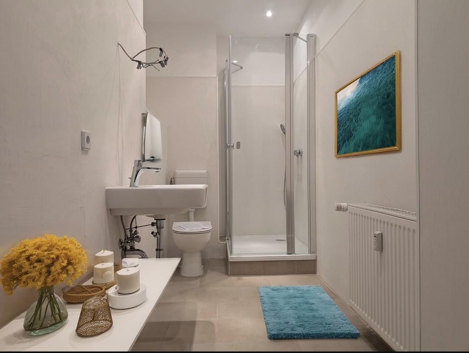 Zimmer in Mädchen WG - In zentraler sanierter Wohnung mit zwei Bädern – Bild 6