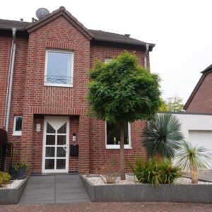 Reiheneckhaus mit Doppelgarage, Garten, PV-Anlage, Speicher