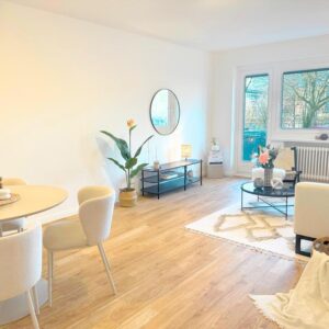 Stadtwohnung mit Wasserblick & zwei Balkonen