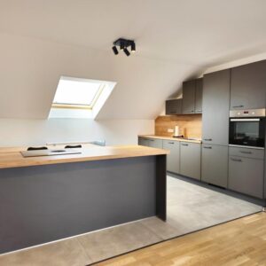 Kapitalanleger aufgepasst! 5 % Rendite modernes neu renoviertes Penthouse