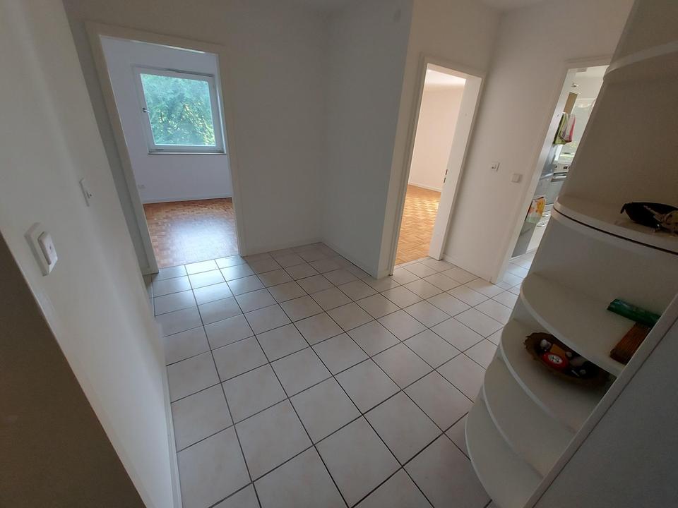 Schöne helle 3 Zimmerwohnung mit Essecke Zentral im Grünen von Wiesbaden, 2 Balkone – Bild 6
