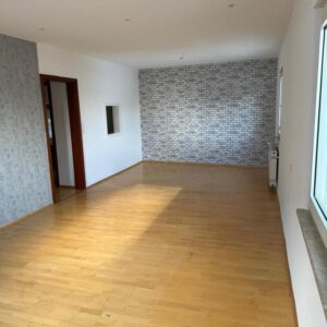 Besondere Dachgeschoss-Wohnung in Frankweiler (teilmöbliert)