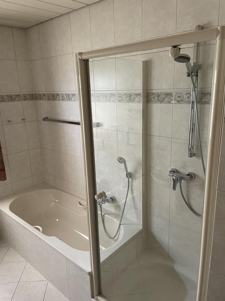 Großzügiges, helles Einfamilienhaus mit Einliegerwohnung, Massivbauweise, Sackgassenlage – Bild 32